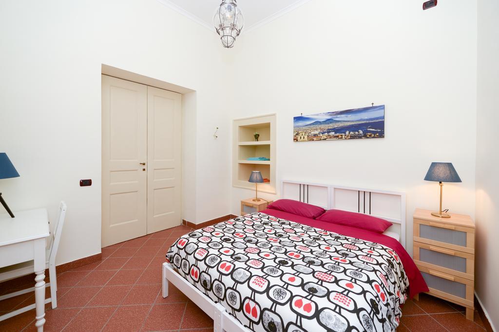Апартаменты Residenza Santa Chiara Неаполь Экстерьер фото